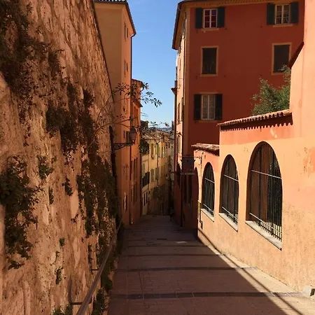 Chateau - Vieux Apartment *